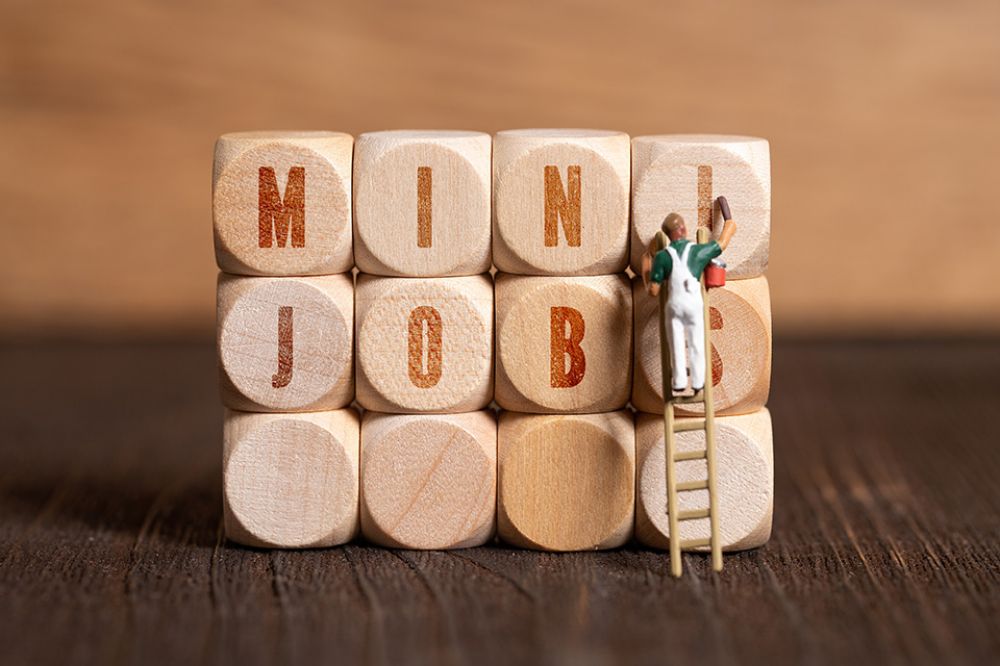 Holzwürfel mit Aufschrift Miniob